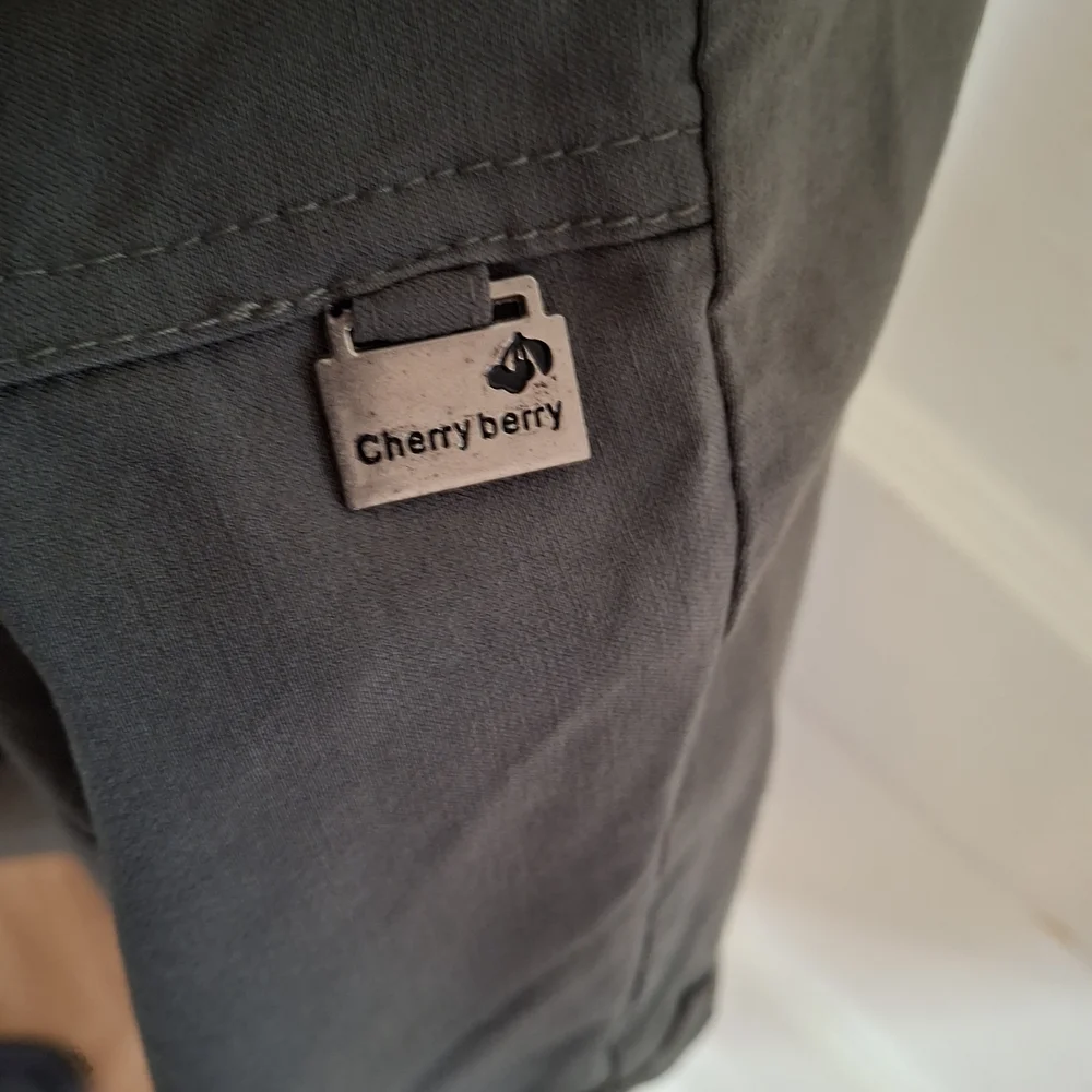 Casual Gray Cargo Shorts for Women (Can378)